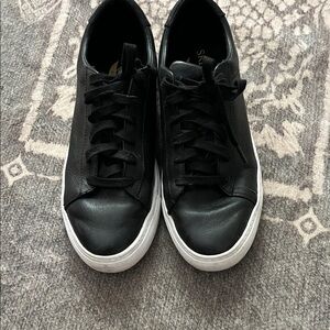 Skechers Black air cooled arch fit sneakers